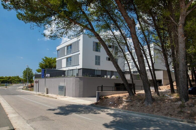 Apartments Dva Galeba