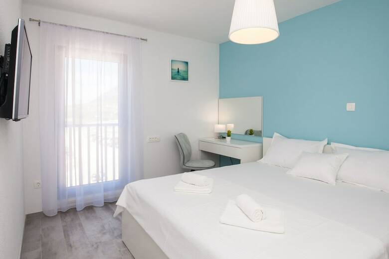 Apartments Dva Galeba