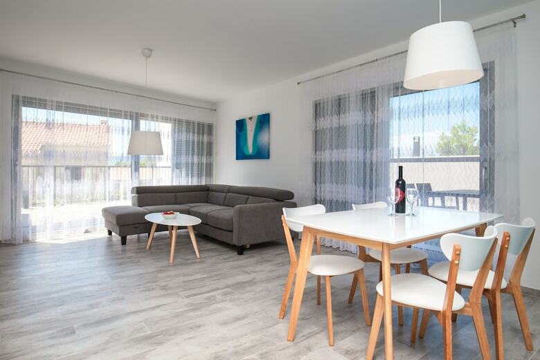 Apartments Dva Galeba
