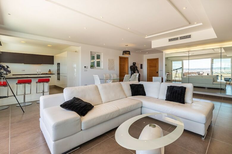 Apartamentos The Most Incredible View In Malta, Inc Pool