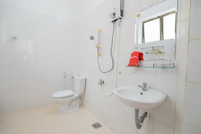 Hotel Reddoorz Plus Near Bai Truoc