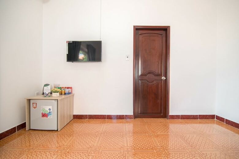 Hotel Reddoorz Plus Near Bai Truoc