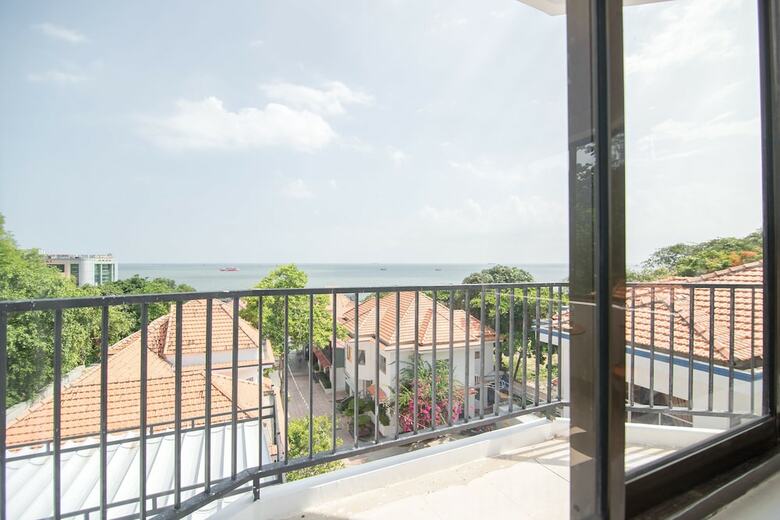 Hotel Reddoorz Plus Near Bai Truoc