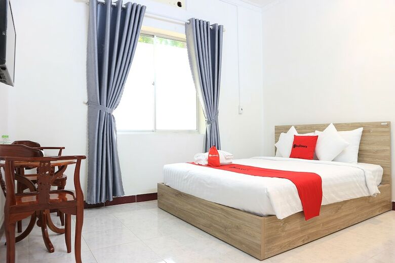 Hotel Reddoorz Plus Near Bai Truoc
