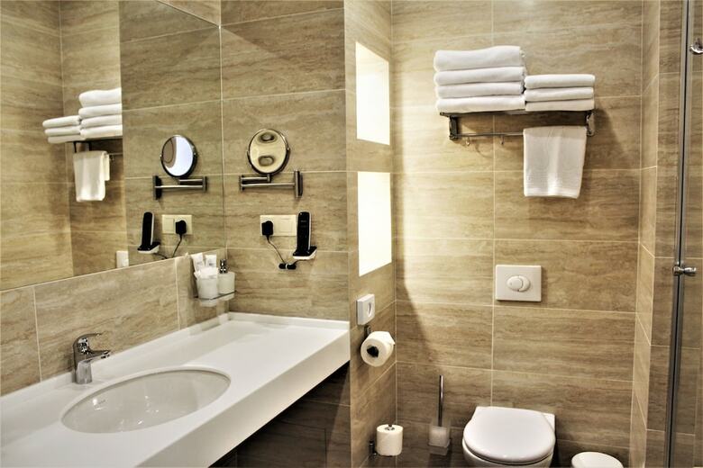 Shanti Palace Hotel