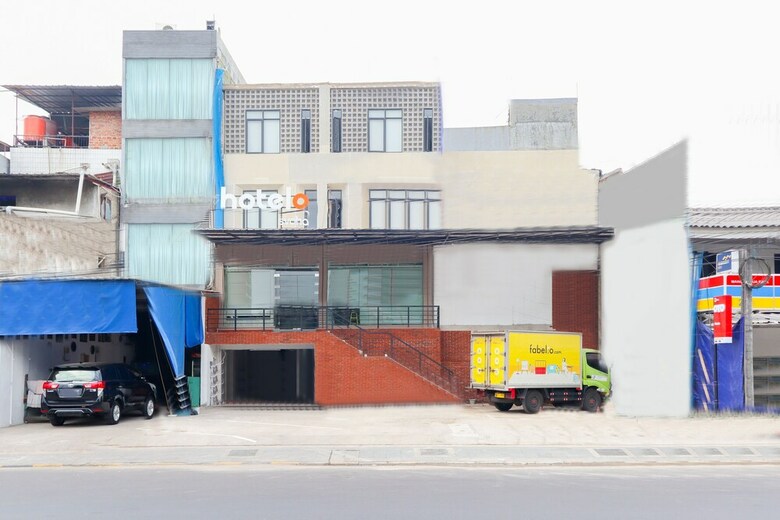 Hostal Oyo 281 Hotelo