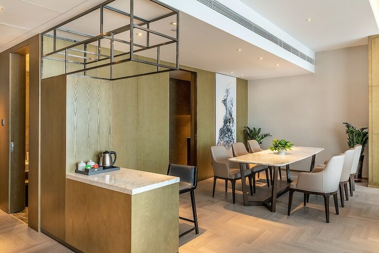 Xinyu Crown Hotel