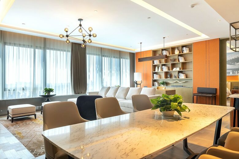 Xinyu Crown Hotel
