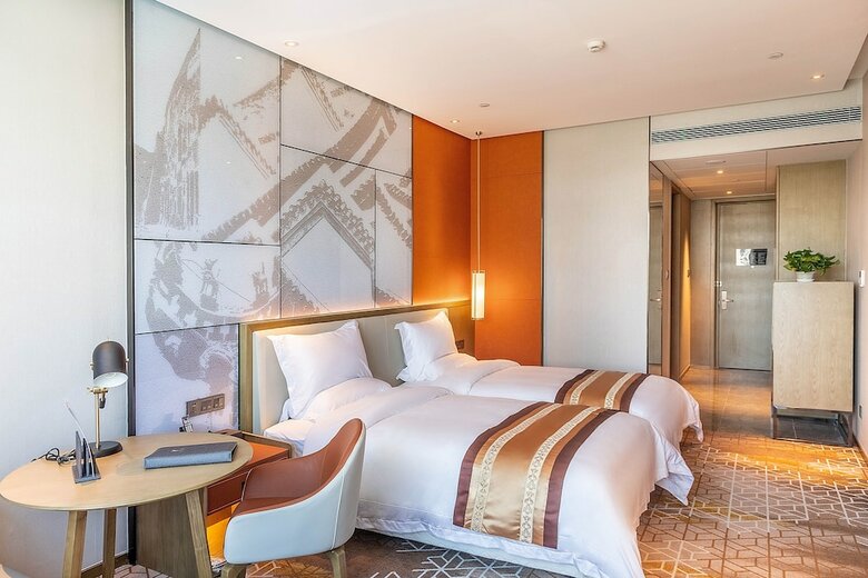 Xinyu Crown Hotel