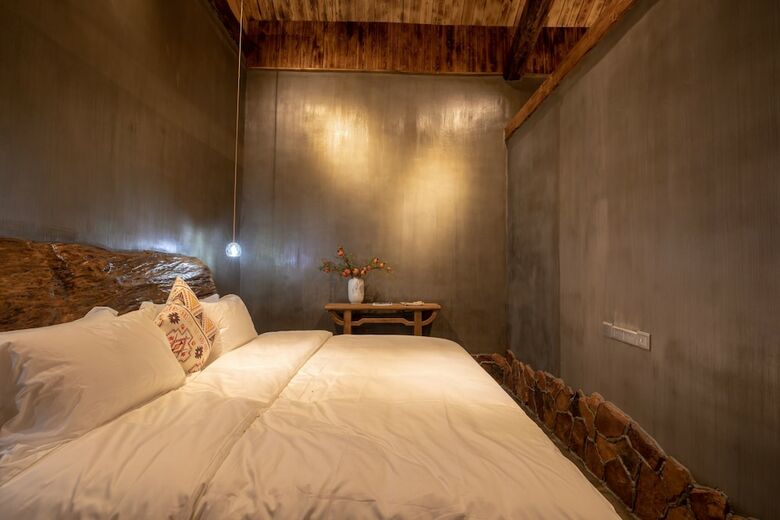 Hotel No. 5 Valley Hebi