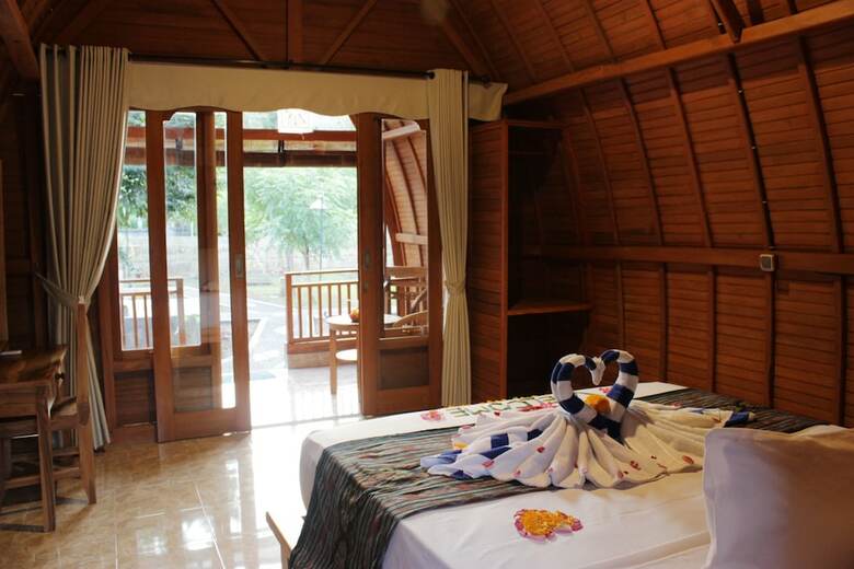 Bed & Breakfast Kubu Padi Wooden House