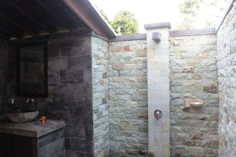 Bed & Breakfast Kubu Padi Wooden House