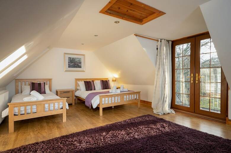 Two Farr Lodge
