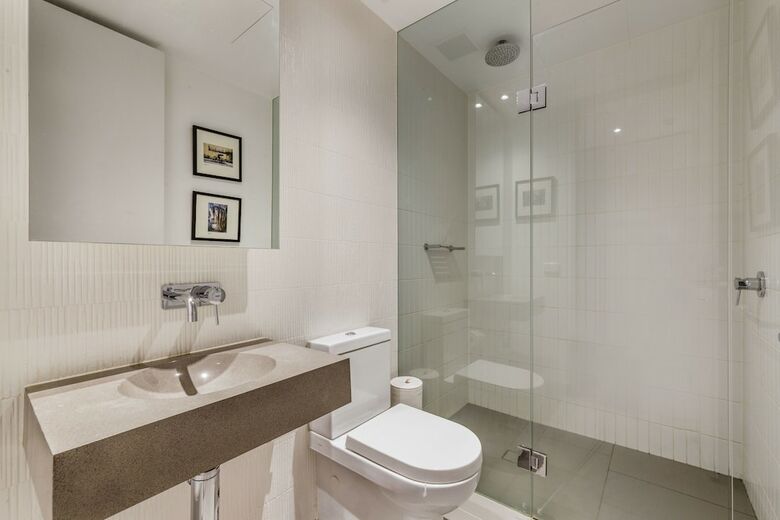 Elegant 1 Bed 1 Bath Apartment, Free Parking