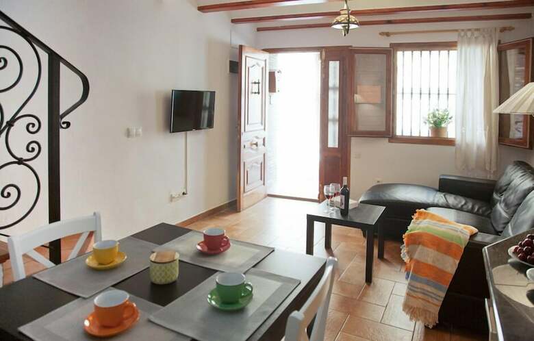 Apartamentos Rustic Med Casa Castell