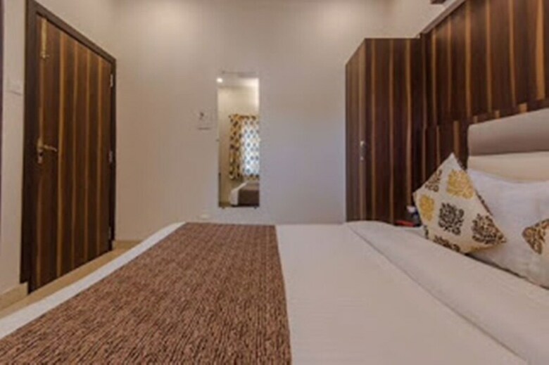 Hotel Golden Palms