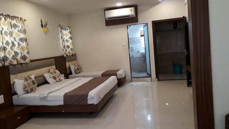 Hotel Golden Palms