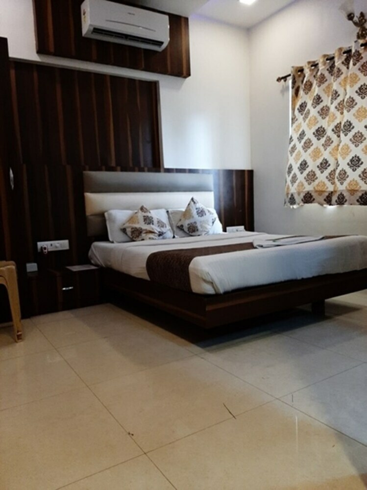 Hotel Golden Palms