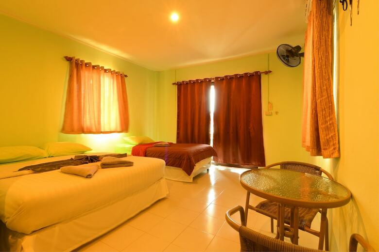 Hotel One More Night Beach