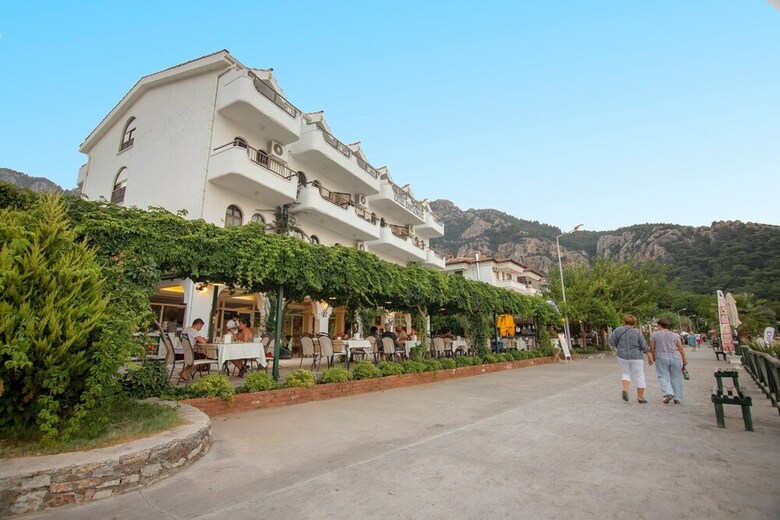 Diplomat Hotel
