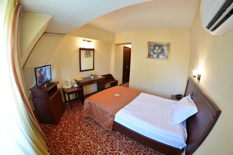 Central Hotel