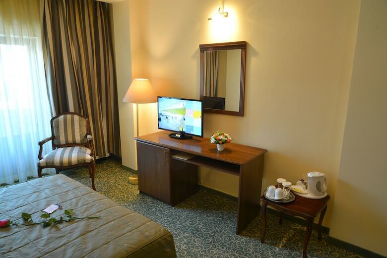 Central Hotel