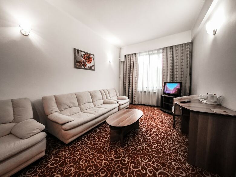 Central Hotel