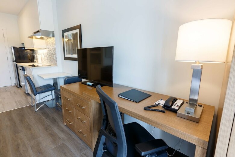 Hotel Executive Residency By Best Western Calgary City View North