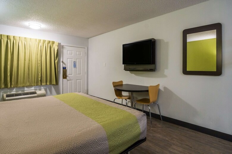 Motel 6 Irving, Tx - Loop 12