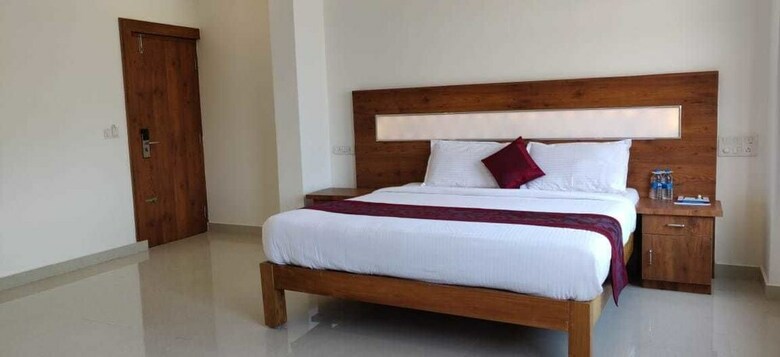 Castle Continental Premium Hotel