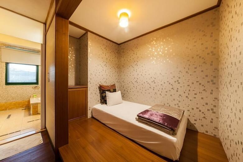Legend Motel