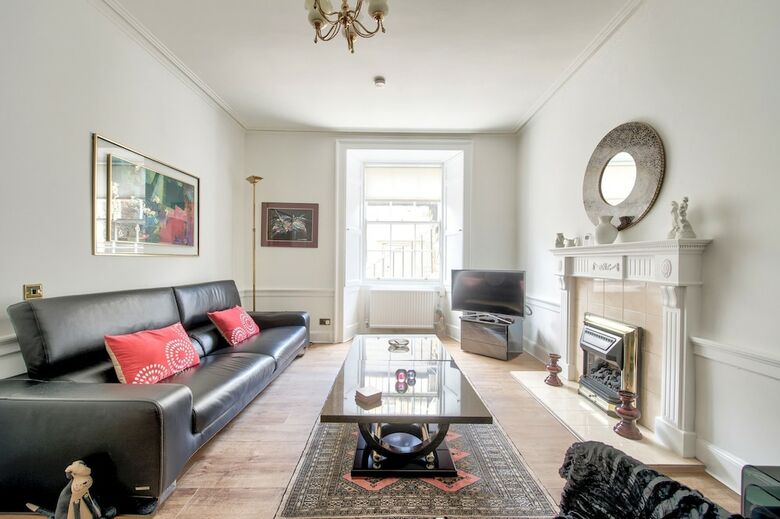 Apartamentos Beautiful One Bedroom In Edinburgh's Town Centre
