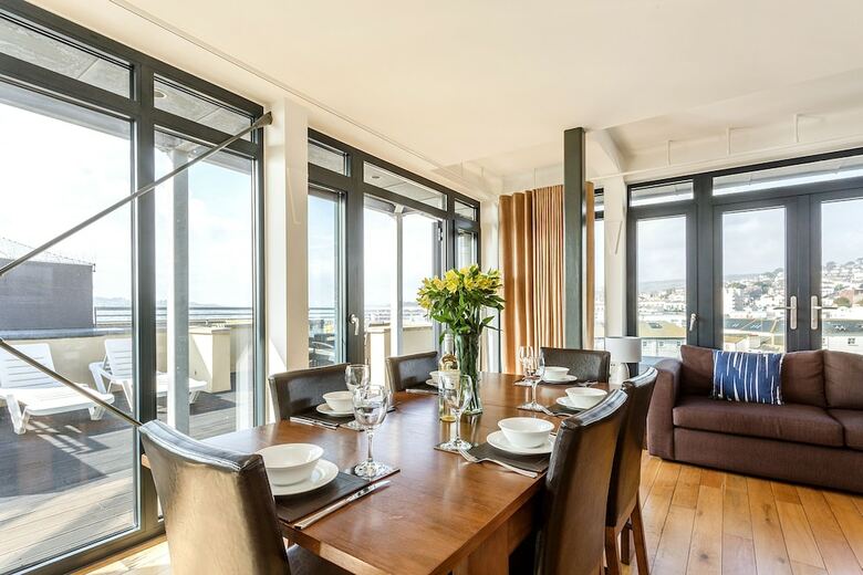 Riviera Apartments