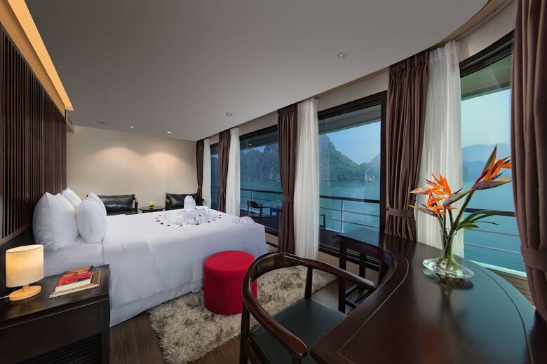 Scarlet Pearl Cruises