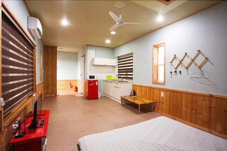 Seogwipo Red Piano Pension