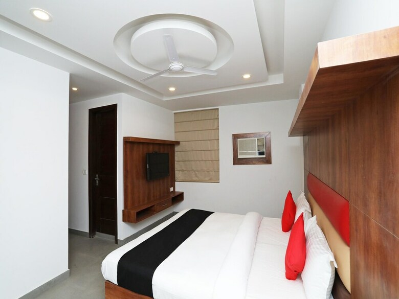 Hotel Capital O 40964 Urban Delux