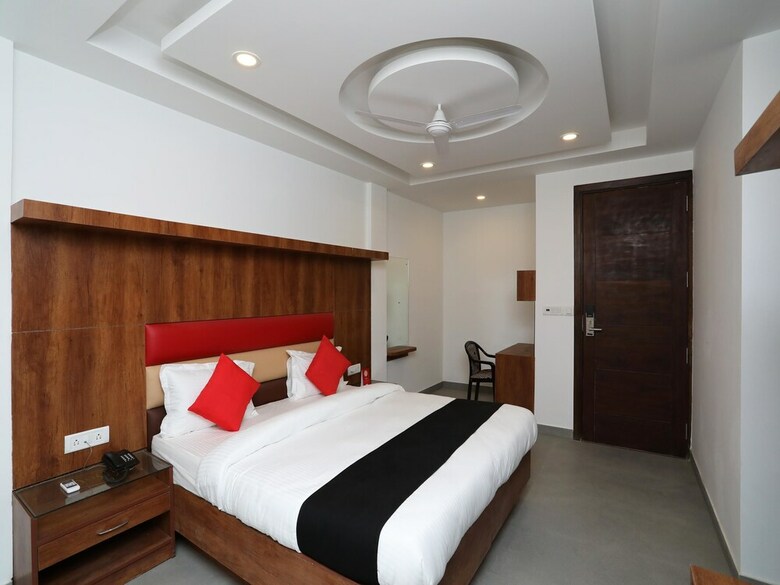 Hotel Capital O 40964 Urban Delux