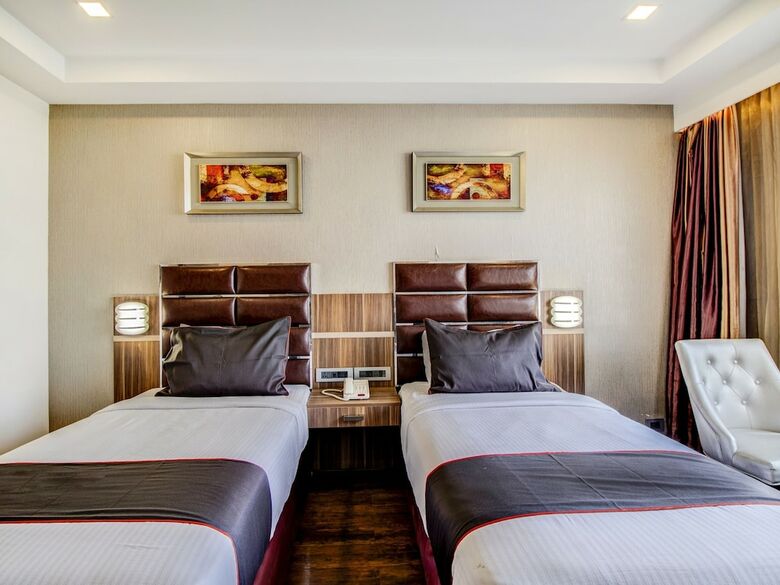 Hotel Collection O 40631 The Sahar Pavilion