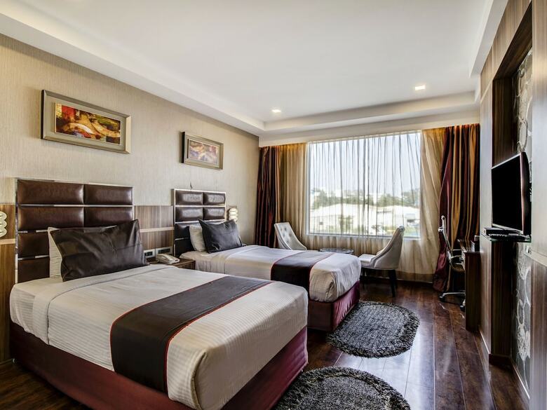 Hotel Collection O 40631 The Sahar Pavilion