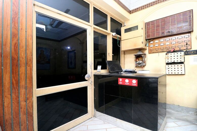 Hotel Oyo 29193 Amrit Guest House