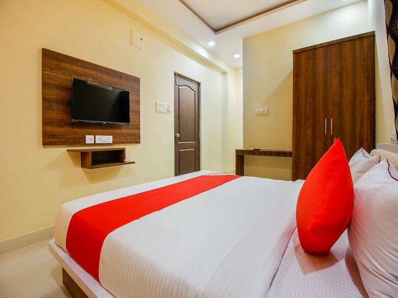 Hotel Oyo 36267 Aaditya Grand
