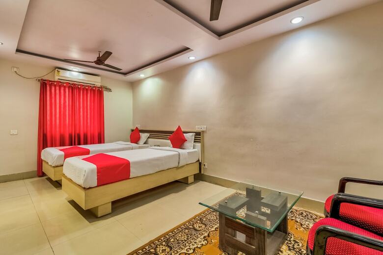 Capital O 35491 Hotel Aryan International