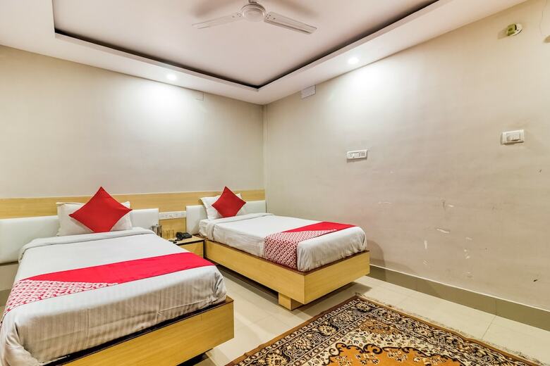 Capital O 35491 Hotel Aryan International