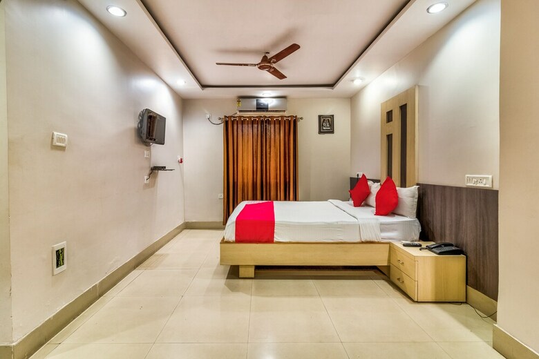 Capital O 35491 Hotel Aryan International