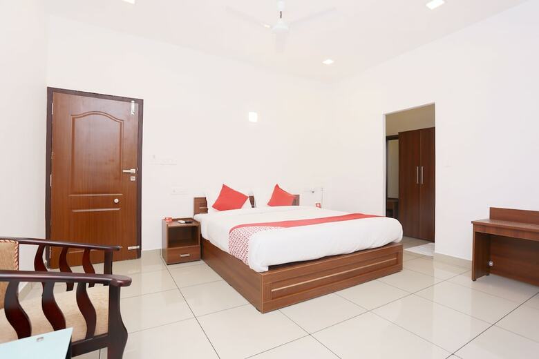 Hotel Oyo 38408 Sun Star Premium Residency