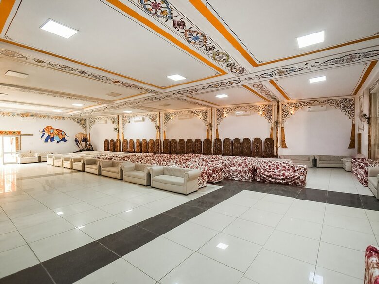 Oyo 41075 Hotel Vijayvargiya Dhani