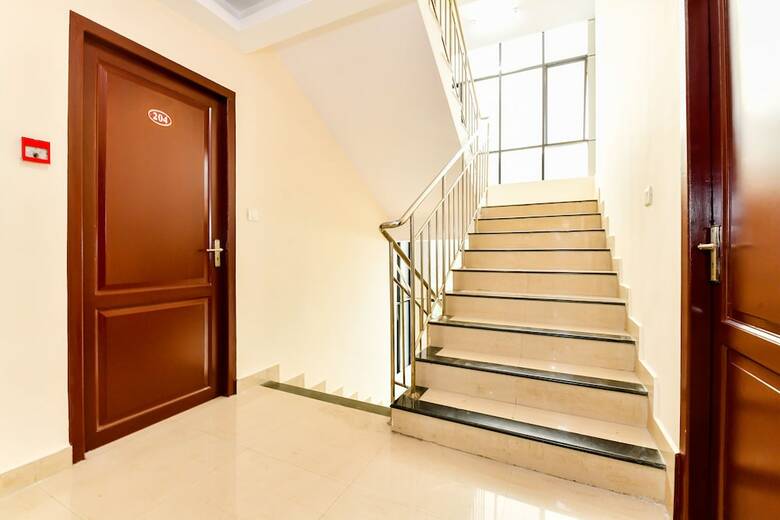 Hotel Oyo Flagship 38119 Tristar Residency