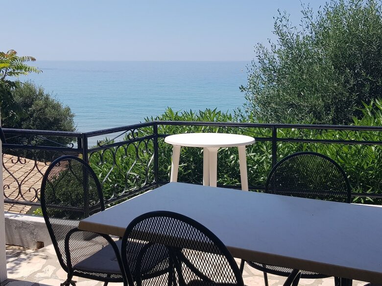 Menigos - Type Aa5g (Nr.45): Beach View 1 Bedroom Luxury Apartment
