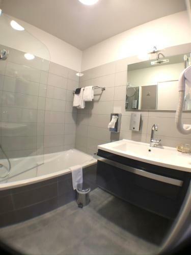 Hotel Logis Auv'h�tel