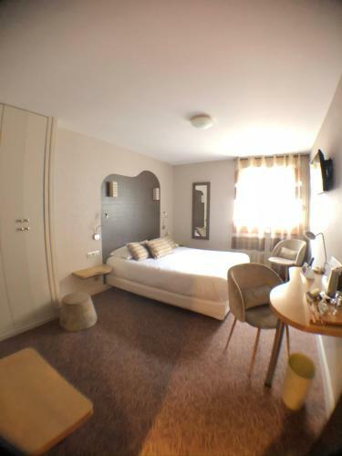 Hotel Logis Auv'h�tel